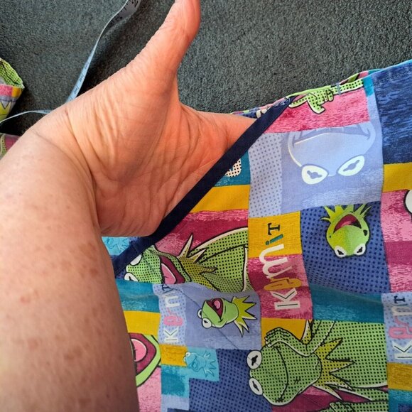 Disney Scrub Uniform Top Womens XS Kermit the Frog V-Neck Go Green Medical Shirt - Picture 6 of 7